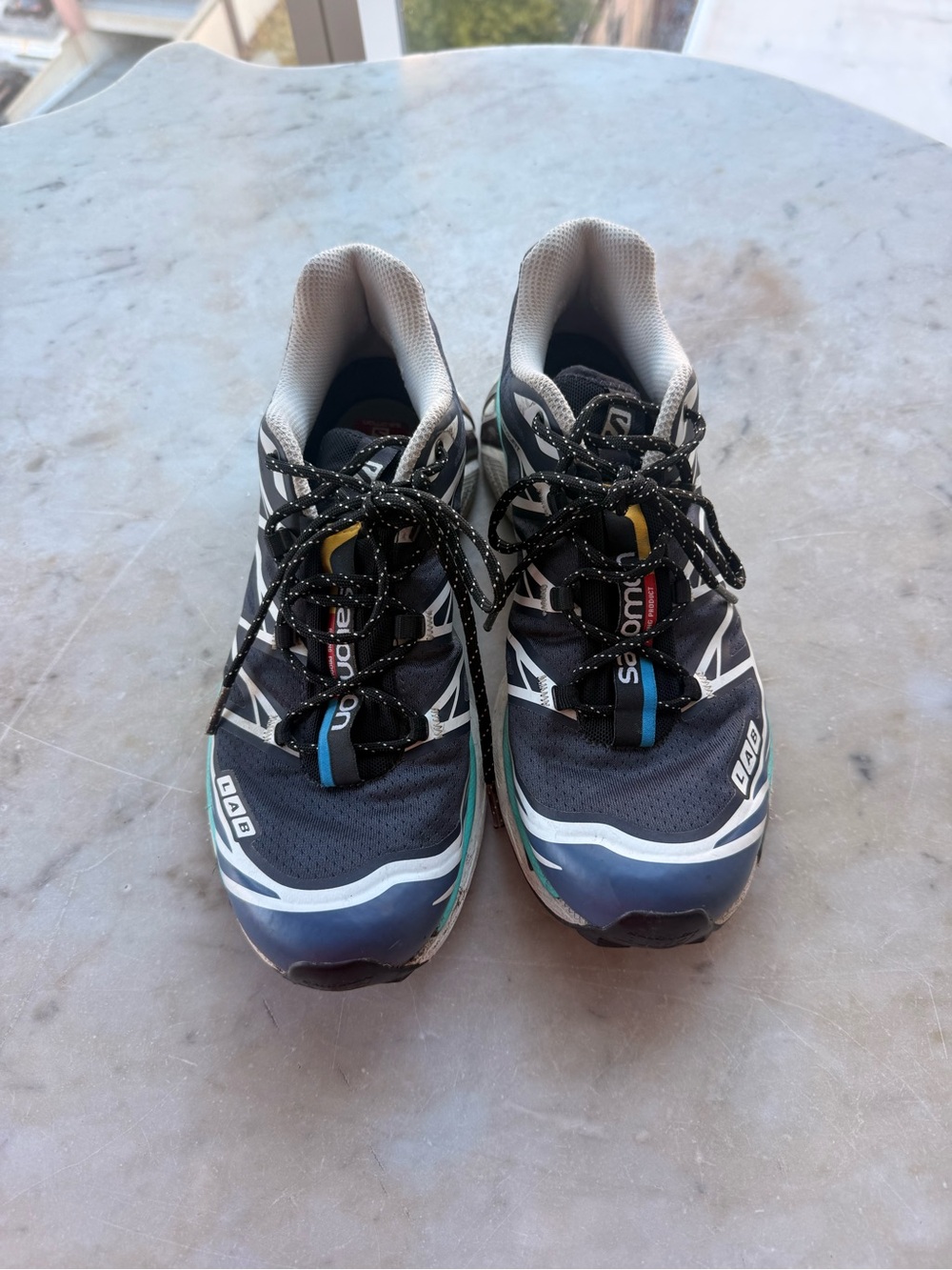 Salomon Women’s Black and Navy Trail Running Shoes: not original laces !!!!!